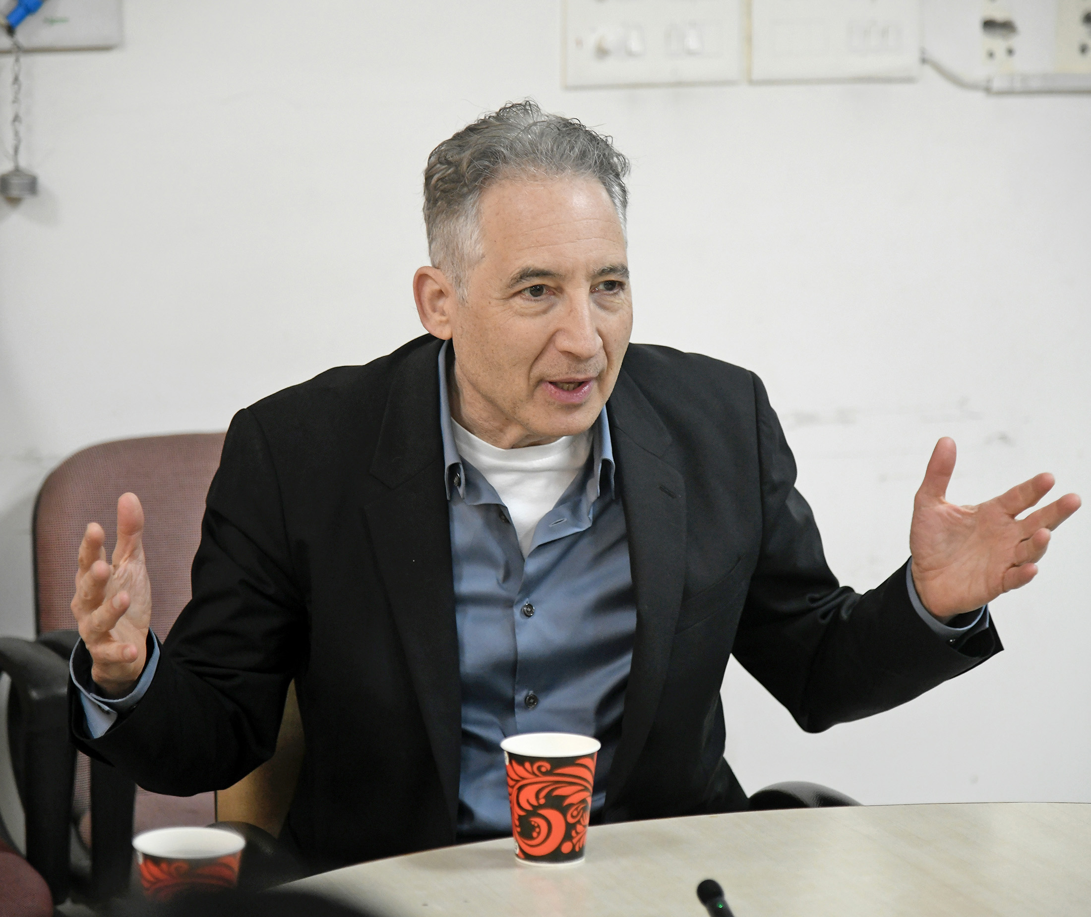 Dr. Brian Greene interacting with the faculty and staff members at IIT Delhi