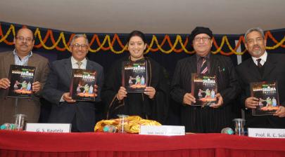 The Union Minister for Human Resource Development, Smt. Smriti Irani addressing at the inaugural session of the National Science Drama Festival, in New Delhi on January 08, 2015.