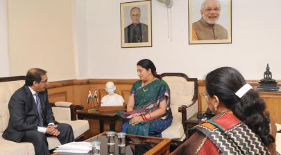 The Ambassador of the Kingdom of Saudi Arabia to India, Dr.Saud Mohammed Al-Sati meeting the Union Minister for HRD, Smt.Smriti Irani, in New Delhi on February 27, 2015.