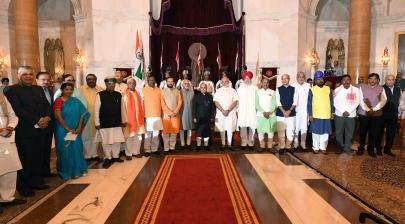 The President, Shri Pranab Mukherjee, the Vice President, Shri M. Hamid Ansari and the Prime Minister, Shri Narendra Modi with the newly inducted Ministers